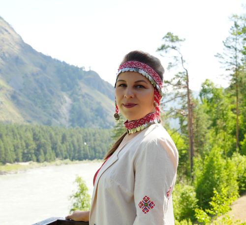 Лариса Петрова: «Поэзи – чун киленӗçӗ, журналистика вара – ӗç»