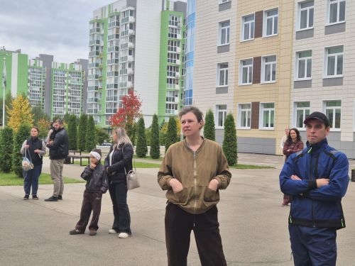 Время быть вместе: как агитбригада превратила выборы в ретро-праздник