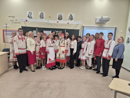 Раççей халăхӗсен тăван чӗлхисемпе шкул ачисен вулавӗ
