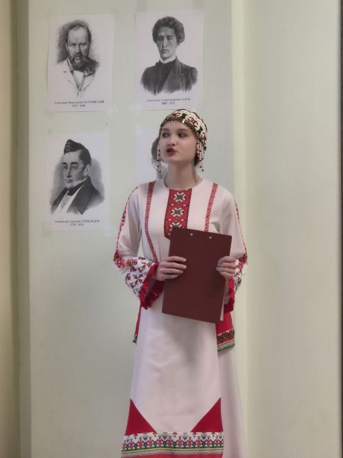 Раççей халăхӗсен тăван чӗлхисемпе шкул ачисен вулавӗ