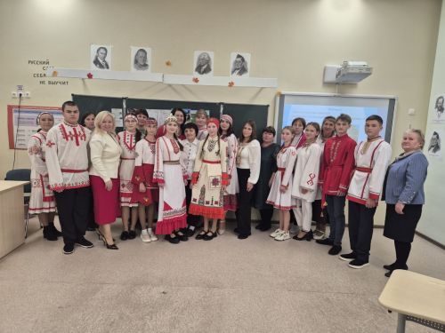 Раççей халăхӗсен тăван чӗлхисемпе шкул ачисен вулавӗ