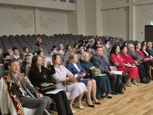 Раççей халăхӗсен тăван чӗлхисемпе шкул ачисен вулавӗ