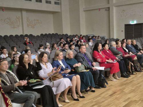 Раççей халăхӗсен тăван чӗлхисемпе шкул ачисен вулавӗ