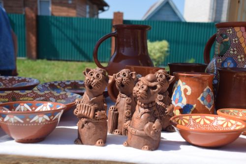 «Каравонра» хӗвелӗ хӗрӳ, çыннисем вӗри, хуçисем ăшă