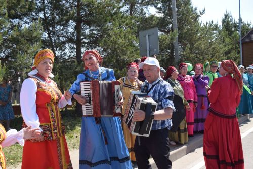«Каравонра» хӗвелӗ хӗрӳ, çыннисем вӗри, хуçисем ăшă