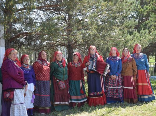 «Каравонра» хӗвелӗ хӗрӳ, çыннисем вӗри, хуçисем ăшă