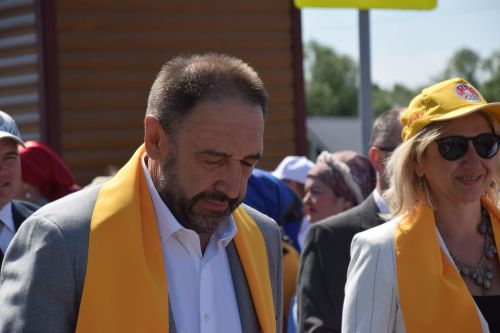 «Каравонра» хӗвелӗ хӗрӳ, çыннисем вӗри, хуçисем ăшă