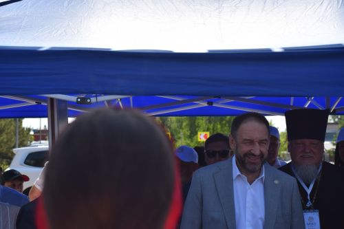 «Каравонра» хӗвелӗ хӗрӳ, çыннисем вӗри, хуçисем ăшă