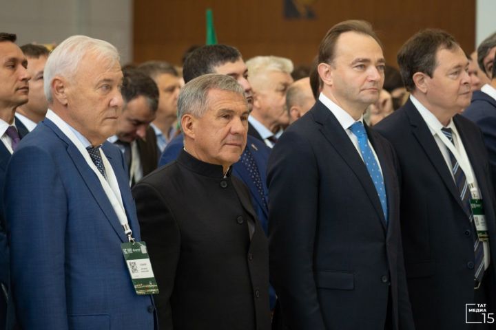 Рустам Минниханов: Цифра трансформацийӗн рейтингӗнче Тутарстан Раҫҫейри лидер-регионсен шутне кӗрет