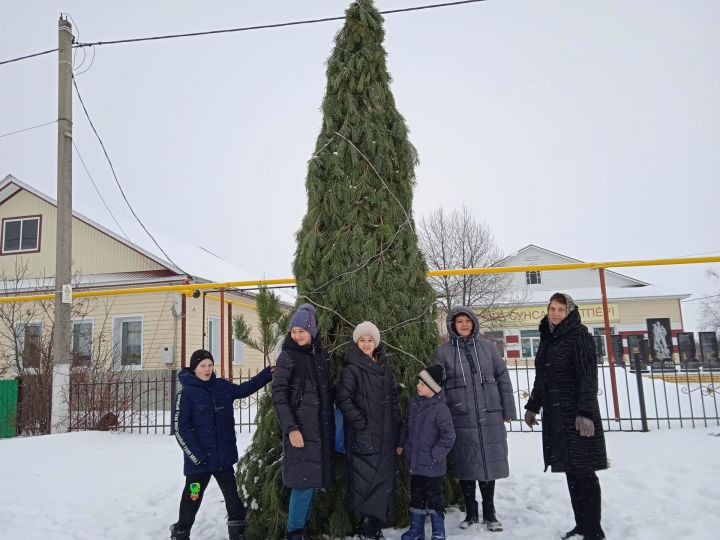 Теччӗ районӗнчи Çармăс ялӗнче пурăнакансем хӗлле те кичемленсе лармаççӗ