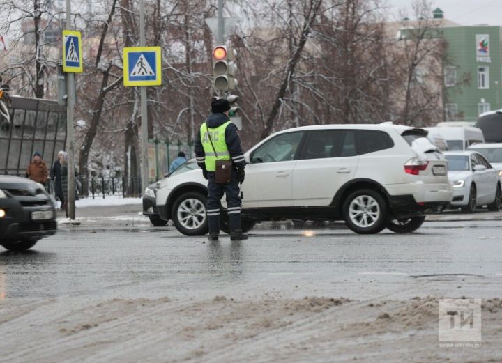 Çуллахи шинӑсемпе хӗллехи тапхӑрта усӑ куракан водительсене штраф тӳлеттерĕç