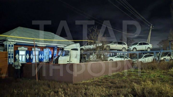 Пăвара çурт çине фура пырса тăрăннă