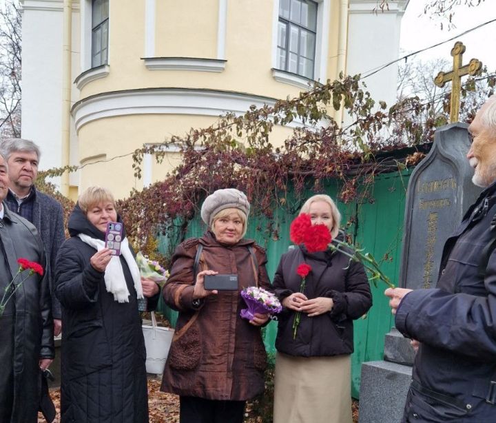 Иакинф Бичурин палăкӗ умӗнче пуç тайса таврăнтăмăр