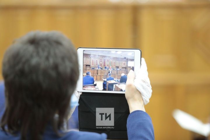 Вӗрентекенсемпе тухтăрсене 2025 çулта Раççейре тунă планшетсемпе тивӗçтереççӗ