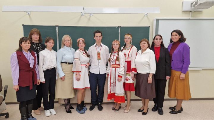 Ачасем чăвашла акцентпа калаçаççĕ. Мĕншĕн?