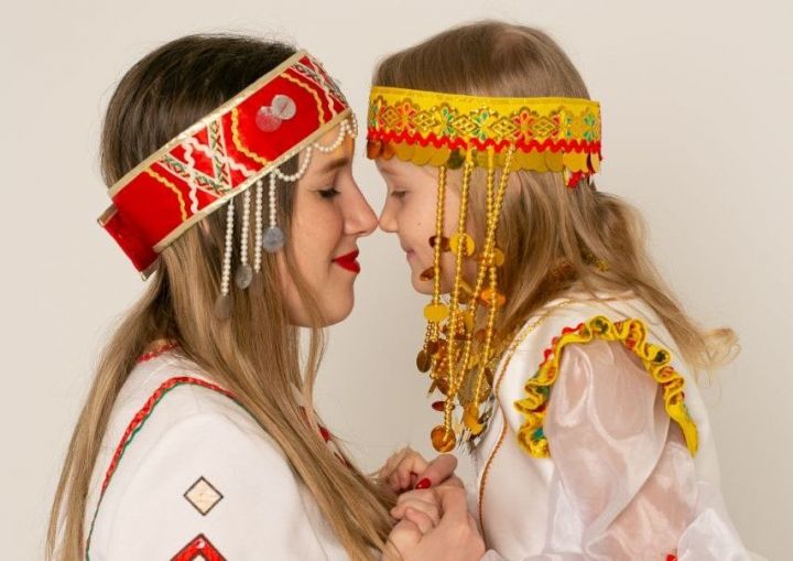 Тукай районӗнче пурăнакан Куликовсем ачисене мӗн пӗчӗкрен халăх йăли-йӗркипе паллаштараççӗ
