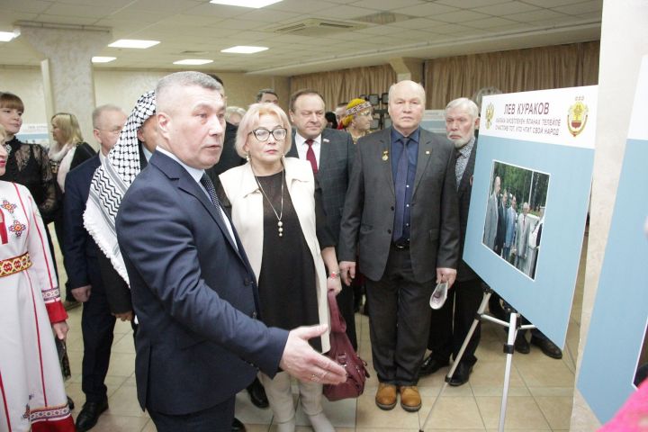 Хусанта Лев Кураков çуралнăранпа 80 çул çитнине паллă турӗç