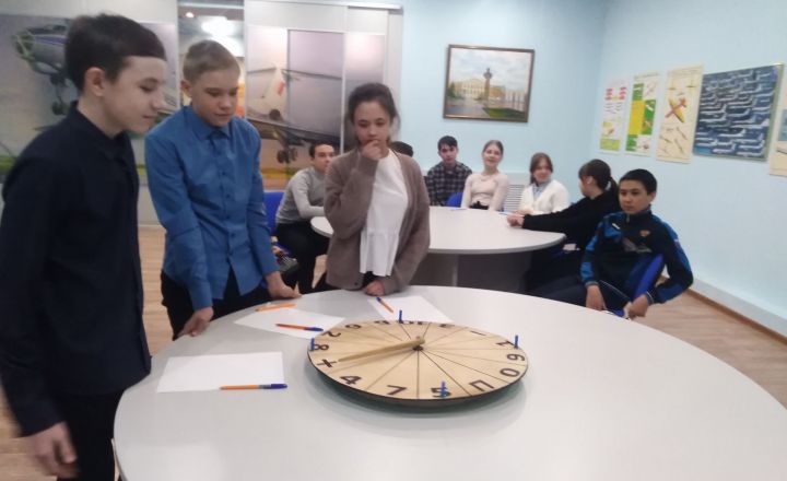 Çӗнӗ Упири Петр Васильевич Дементьев музейӗнче ачасем хăйсен вырăс чӗлхипе пӗлӗвне тӗрӗсленӗ