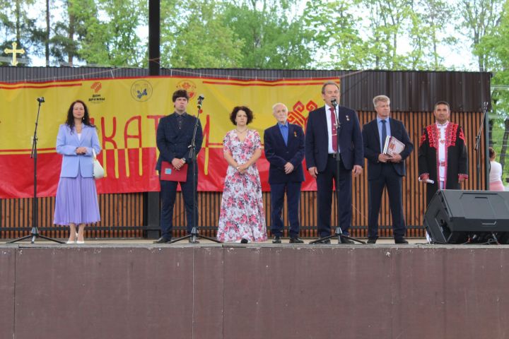 ЧĂВАШ ПРАÇНИКӖНЧЕ ПАТТĂРСЕНЕ ТЕ МАНМАРӖÇ