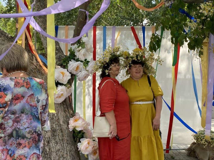 Икӗ эрне каялла «Сувар» хаçат çавăн пекех уяв ирттернӗччӗ.