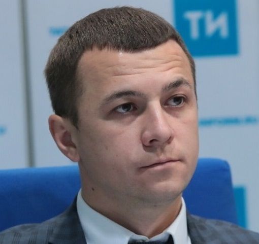 Паллашăр, çӗнӗ директор
