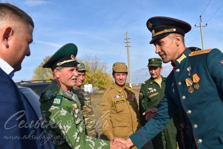 Тан мар çапăçура тăшманăн сакăр бронетехникине пӗччен тӗп тума пултарнă «Алеша» танкăн командирӗ Расим Баксиков çурма чăваш