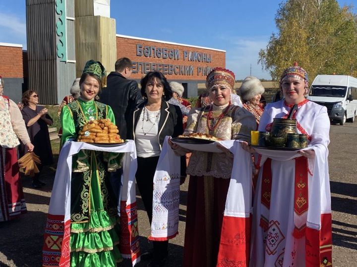 «Аленький цветочек» юмахăн ашшӗ