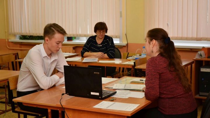 Ыран 9-мӗш класра вӗренекенсем патшалăхăн тӗп экзаменне тытма ирӗк паракан калаçу урлă иртеççӗ