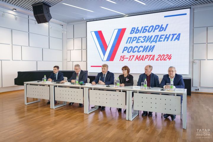 Суйлав комиссийӗн пайташӗсем килӗрен çӳреççӗ