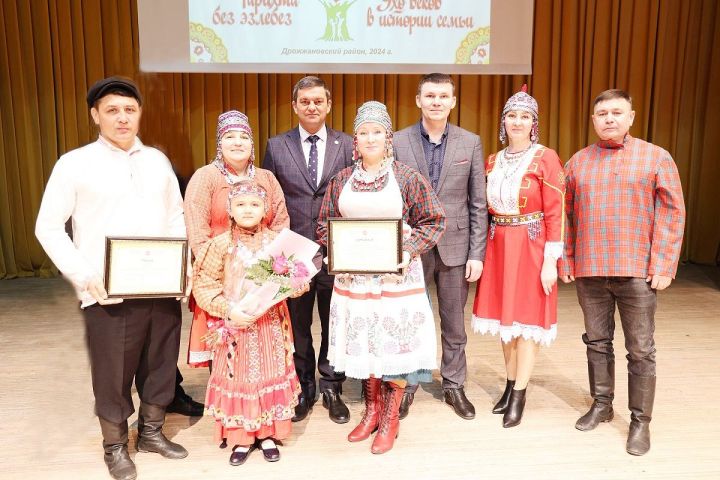 Хулаçырминчи Мокшинсем çемье конкурсӗнче