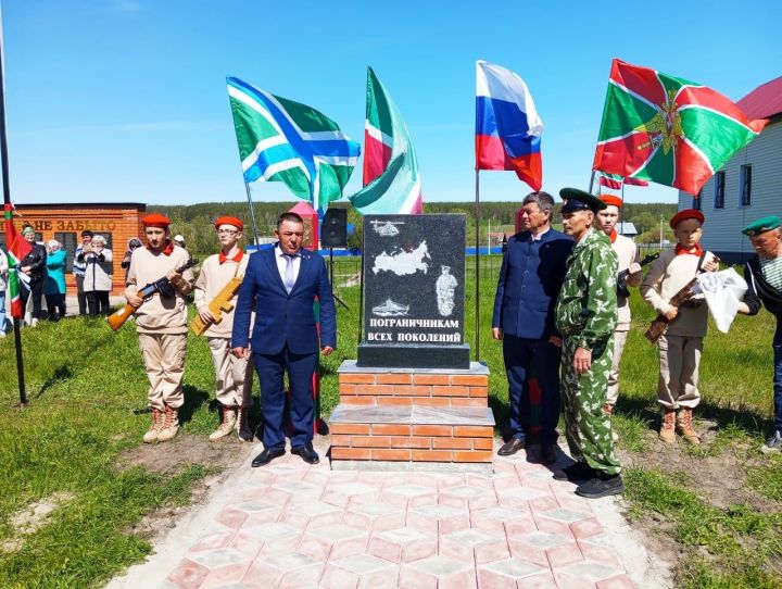 В Дрожжановском районе открыли шестой памятник пограничникам