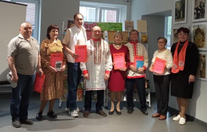 Тăван чӗлхе ентешсене пуçтарчӗ