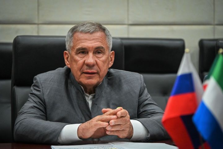 Аслă Çĕнтерӳ кунĕ ячĕпе!