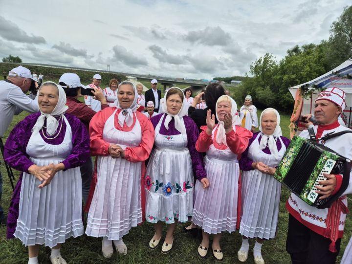 Çӗпрелсене Акатуя ирттерме вăйлă çумăр та чараймарӗ