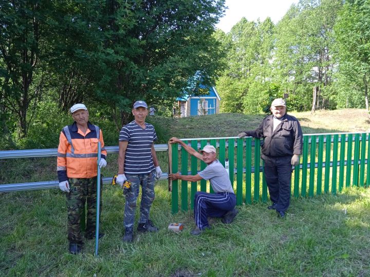 Теччӗ районӗнчи Çармăс ялӗнче пурăнакансем çăлкуç таврашне çӗнетнӗ