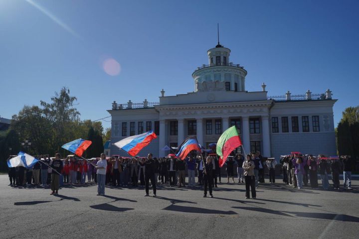 Çамрăк гвардеецсем флешмоб ирттерчӗç