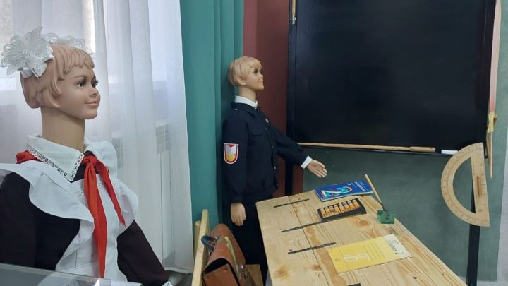 Алешкин Саплăк шкулӗнче Вӗрентекен музейӗ уçăлнă