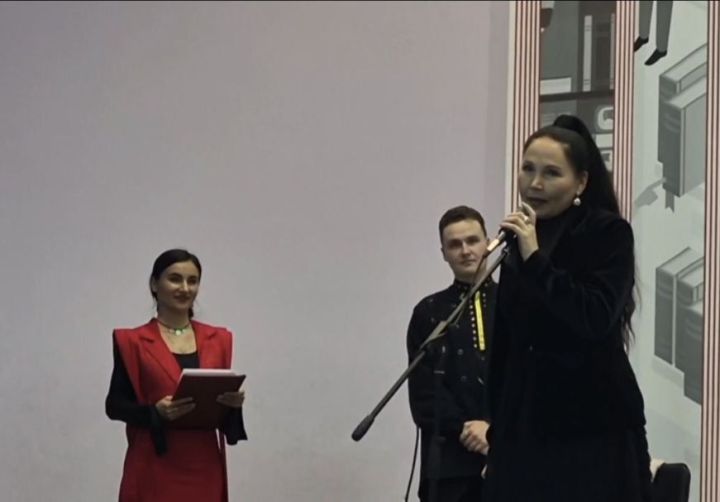 Элтияр Александров чăвашсен мифологийӗпе кӗнеке кăларнă