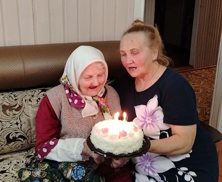 Çӗпрел районӗнчи Мария Петровна Шуркина 104 тултарчӗ!
