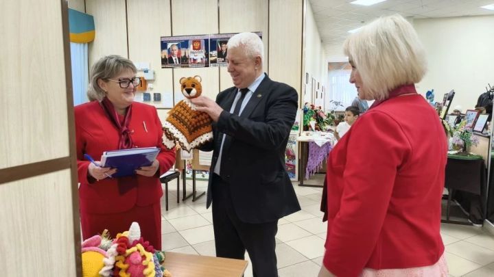 ТР Чăваш хӗрарăмӗсен союзӗн районти уйрăмӗ пуçарнипе Çӗпрелӗнче «Ал ăсти» конкурс иртрӗ