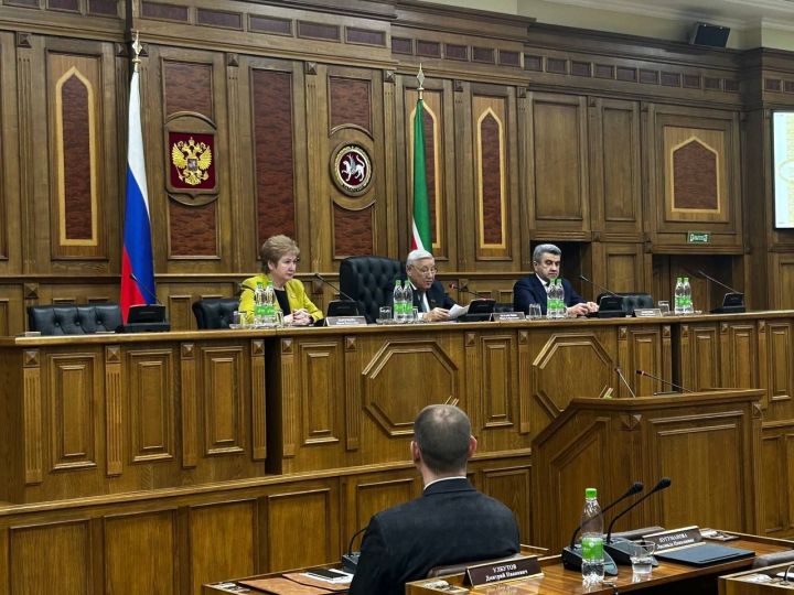Фарид Мухаметшин вӗрентекенсемпе тӗл пулчӗ