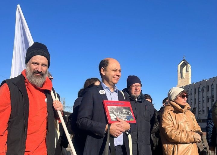 Вулакансем юратнă кӗнекесен авторӗсемпе тӗл пулчӗç