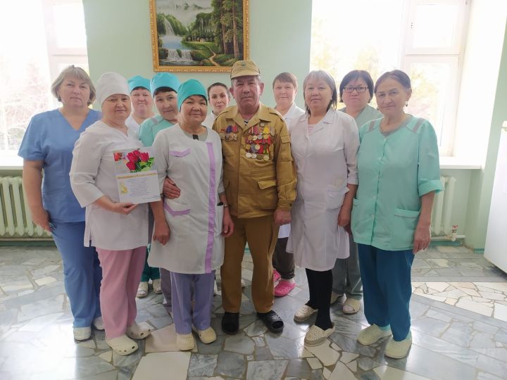 Шурӑ халатлӑ хӗрарӑмсене