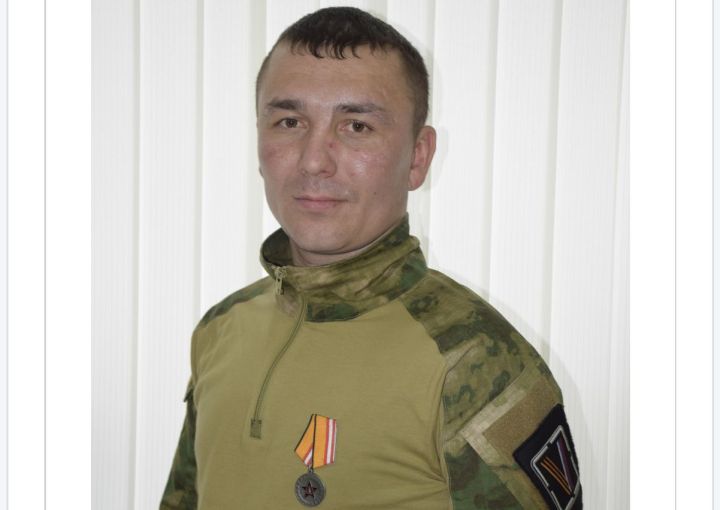 Ольговка ялӗ патӗнче кăтартнă паттăрлăхшăн ефрейтора «Хăюлăхшăн» медальпе наградăланă