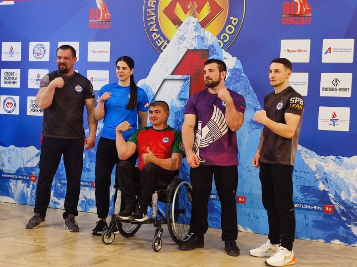 Петр Мускатинов Санкт-Петербургран çӗнтерӳпе таврăннă