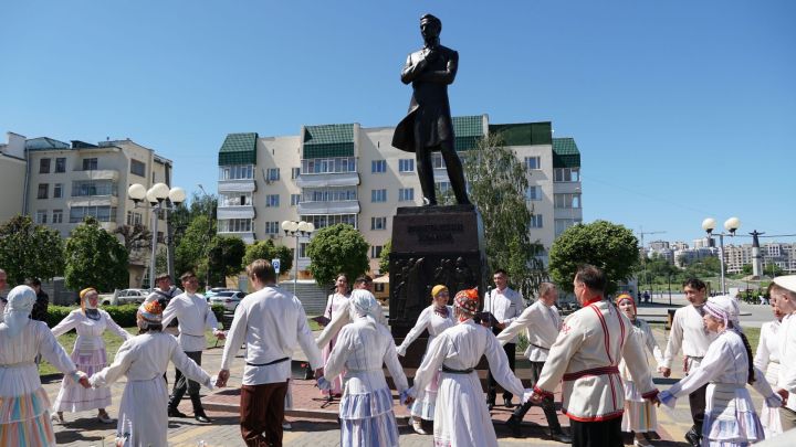 Константин Ивановăн çавра çулне мӗнпур чăваш тӗнчи паллă тăвать