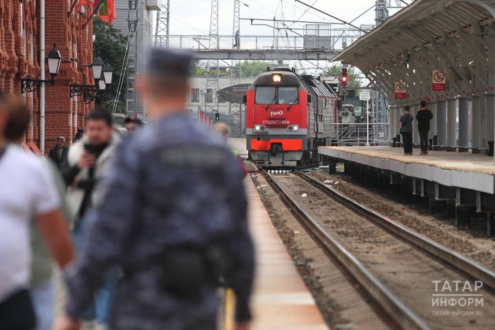 Хусанта агитаци поездне 11 пин ытла çын çитсе курнă
