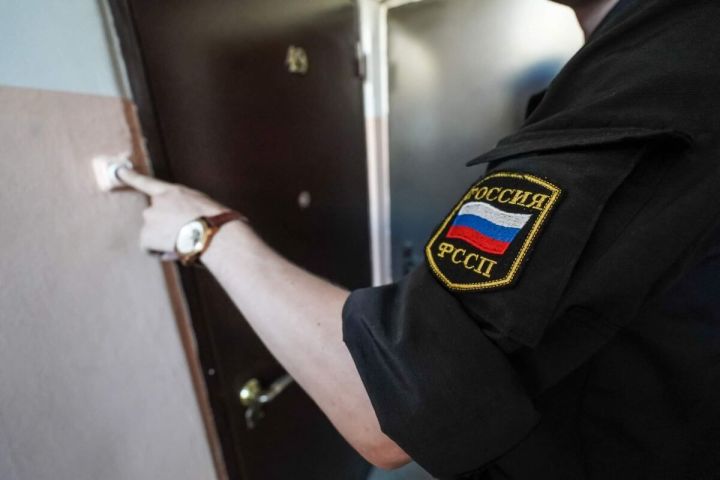 6 уйăхра Тутарстанри суд приставӗсем 10 миллиард тенкӗ парăм шыраса илнӗ