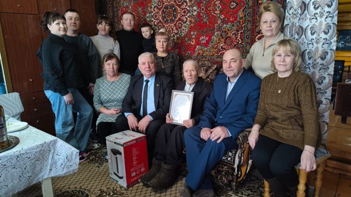Çӗпрел районӗнчи Çӗнӗ Йӗлмелӗнче пурăнакан Виталий Казаков 90 çул тултарчӗ