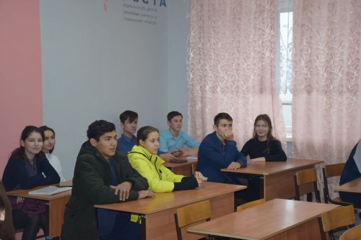 2027 çултан аслă шкулсене гуманитари енӗпе вӗренме кӗрес текенсемшӗн истори ППЭ тытмалли тӗп предметсенчен пӗри пулса тăрӗ